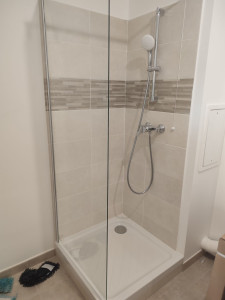 transformez votre salle de bain à paris 18 avec nos services de rénovation sur mesure, alliant design moderne et qualité artisanale pour un espace unique et fonctionnel.