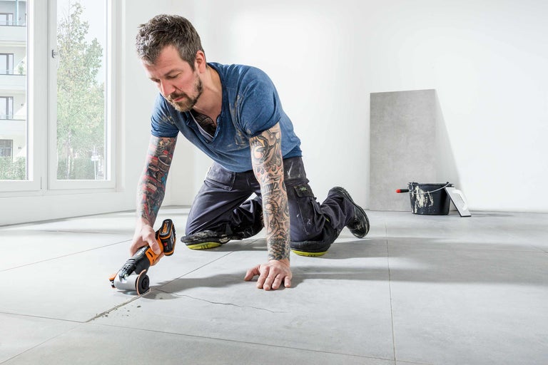 découvrez nos astuces simples et efficaces pour réparer facilement votre carrelage et redonner vie à vos sols en un rien de temps.