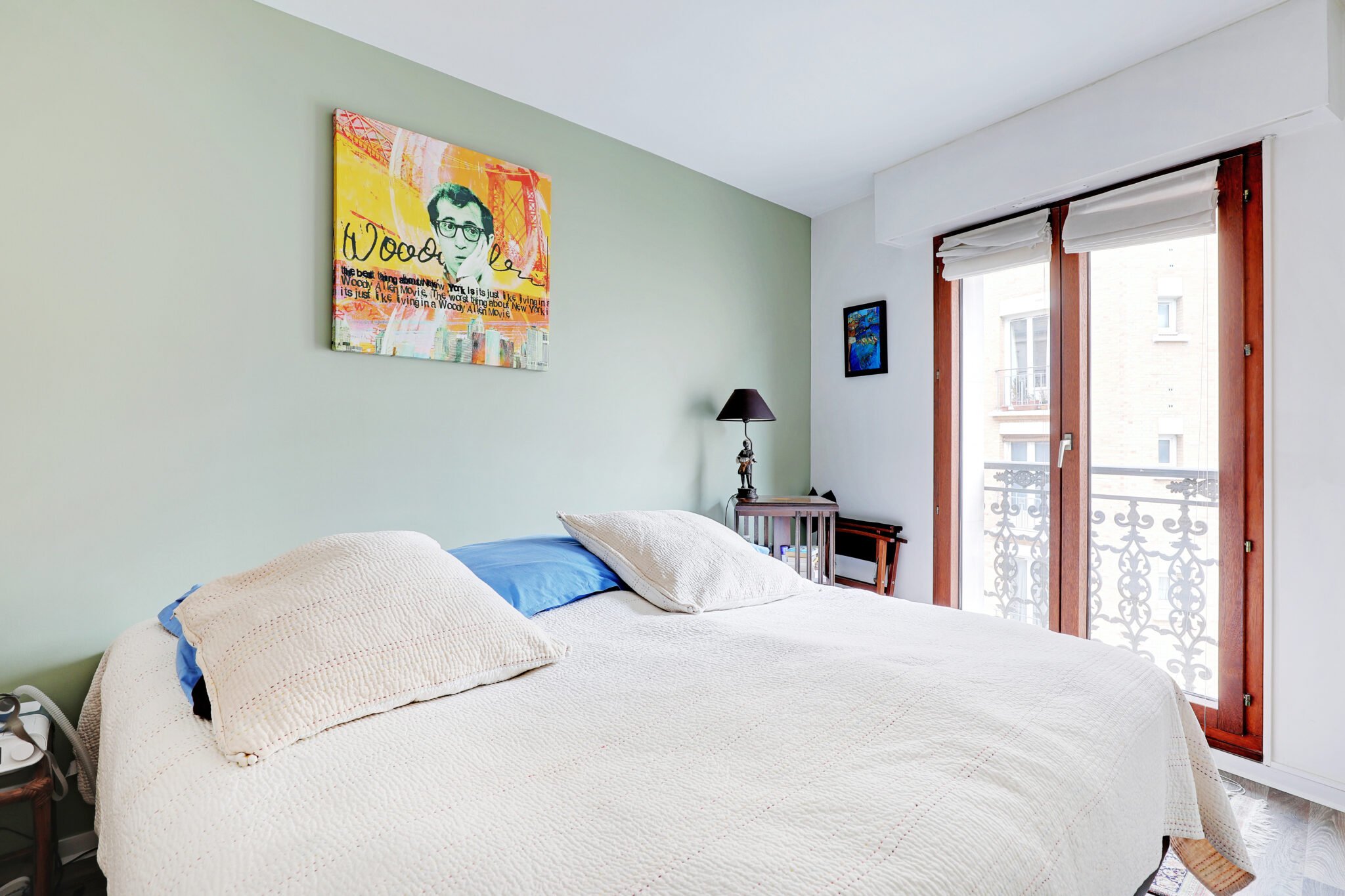 conseils pratiques pour repeindre les murs de votre chambre facilement et avec un rendu professionnel. découvrez les étapes, les matériaux nécessaires et des astuces pour un résultat impeccable.
