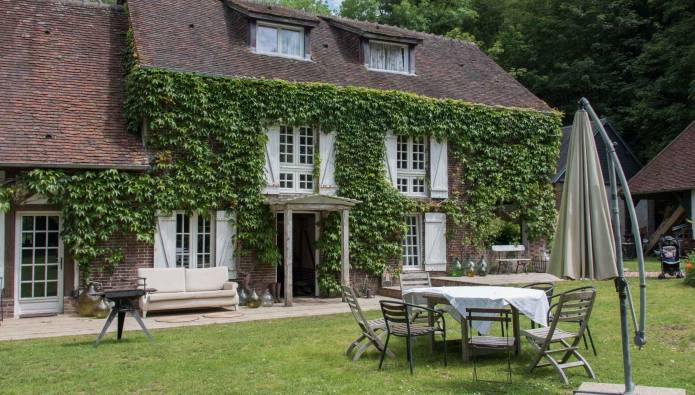 découvrez nos conseils et astuces pour restaurer votre maison efficacement, du diagnostic aux travaux, et redonnez vie à votre intérieur avec succès.