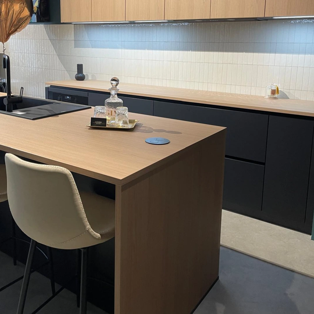 découvrez nos conseils pour réussir la rénovation de votre cuisine jaune et créer un espace lumineux et moderne.