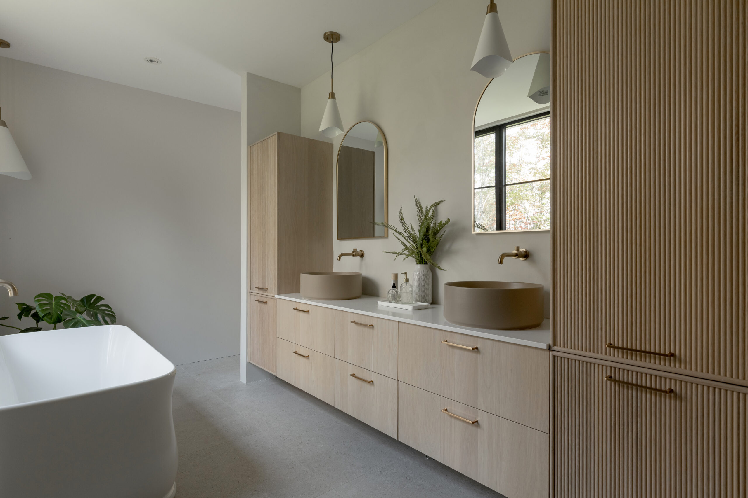 découvrez des astuces simples pour créer une salle de bain irrésistible, alliant style et fonctionnalité pour un espace zen et moderne.