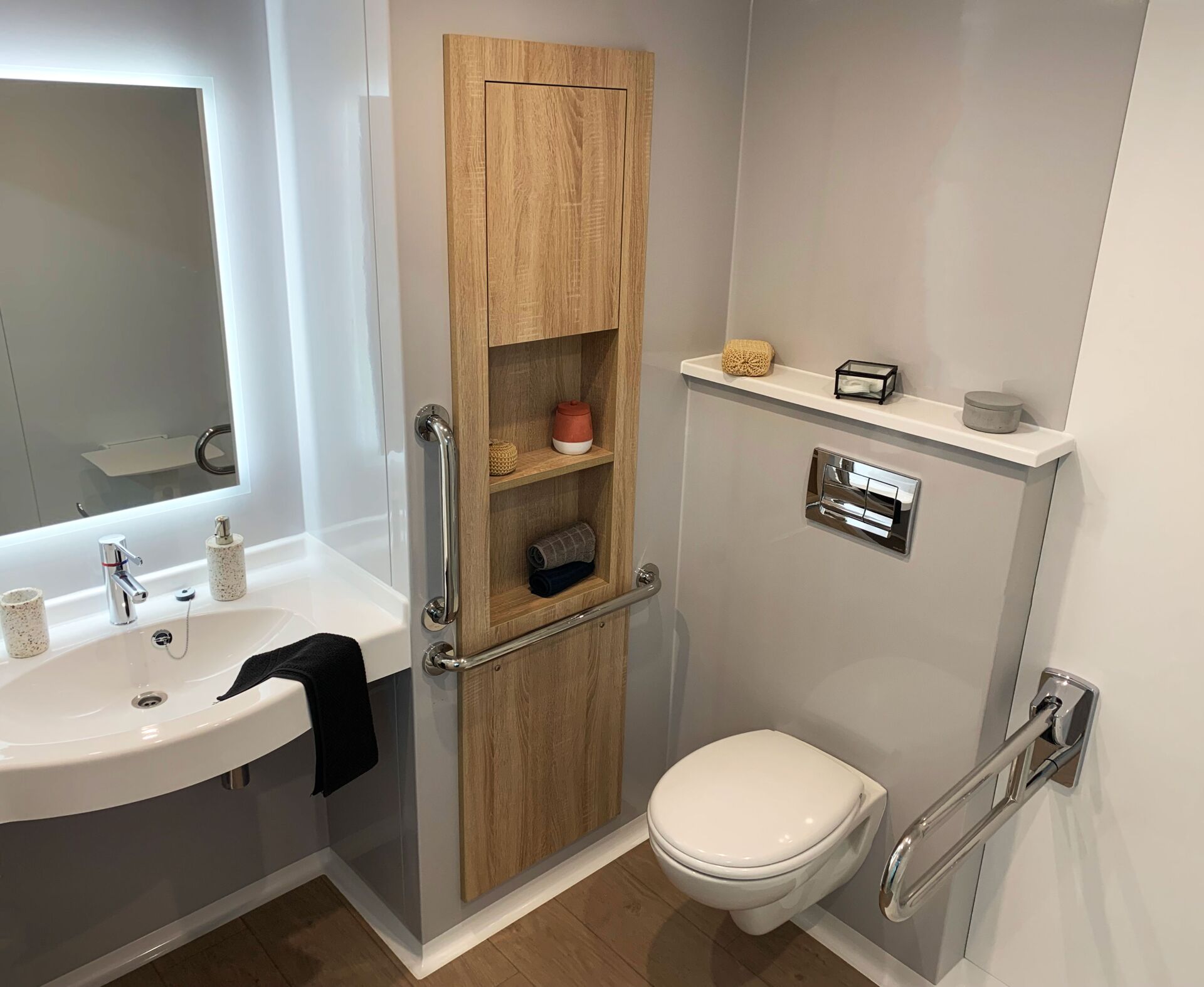 découvrez comment une salle de bain préfabriquée vous permet de maîtriser votre budget tout en bénéficiant d'une installation rapide et de qualité.