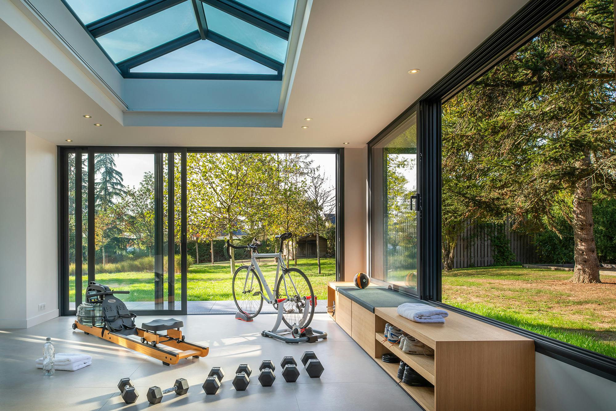 découvrez comment aménager une salle de sport à la maison pour rester en forme facilement et profiter d'entraînements personnalisés au quotidien.
