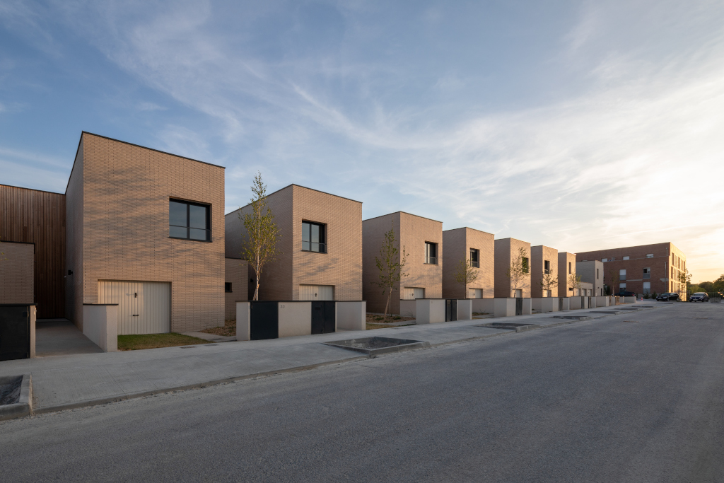 découvrez les atouts et la qualité de vie à saulx-les-chartreux 91160, un village alliant tranquillité, nature et services de proximité pour un cadre de vie idéal.