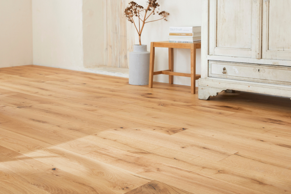 découvrez comment choisir le sens de pose optimal pour votre parquet afin d'harmoniser votre intérieur, valoriser l'espace et garantir une installation durable.