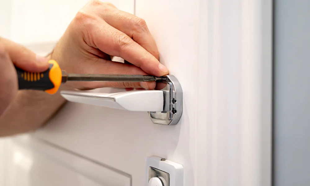 serrurier dans le 10ème arrondissement, disponible 24/7 pour une intervention sécurisée et rapide. dépannage, ouverture de porte et renforcement de sécurité à votre service.