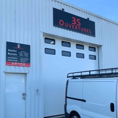 serrurier expert à saint-sébastien et sainte-luce, disponible 24h/24 pour tous vos besoins en dépannage, installation et réparation de serrures.