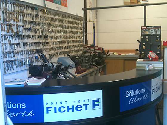 serrurier paris 11 dépannage express : intervention rapide 24/7 pour vos urgences de serrurerie. ouverture de portes, réparation de serrures et conseils experts.