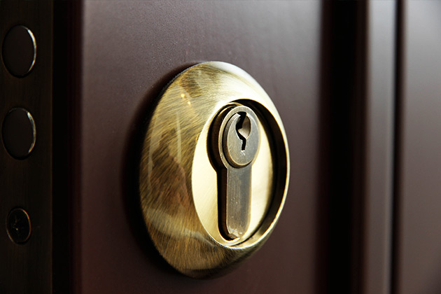 serrurier paris 8 : intervention rapide, dépannage d'urgence et tarifs transparents pour tous vos besoins de serrurerie dans le 8ème arrondissement.