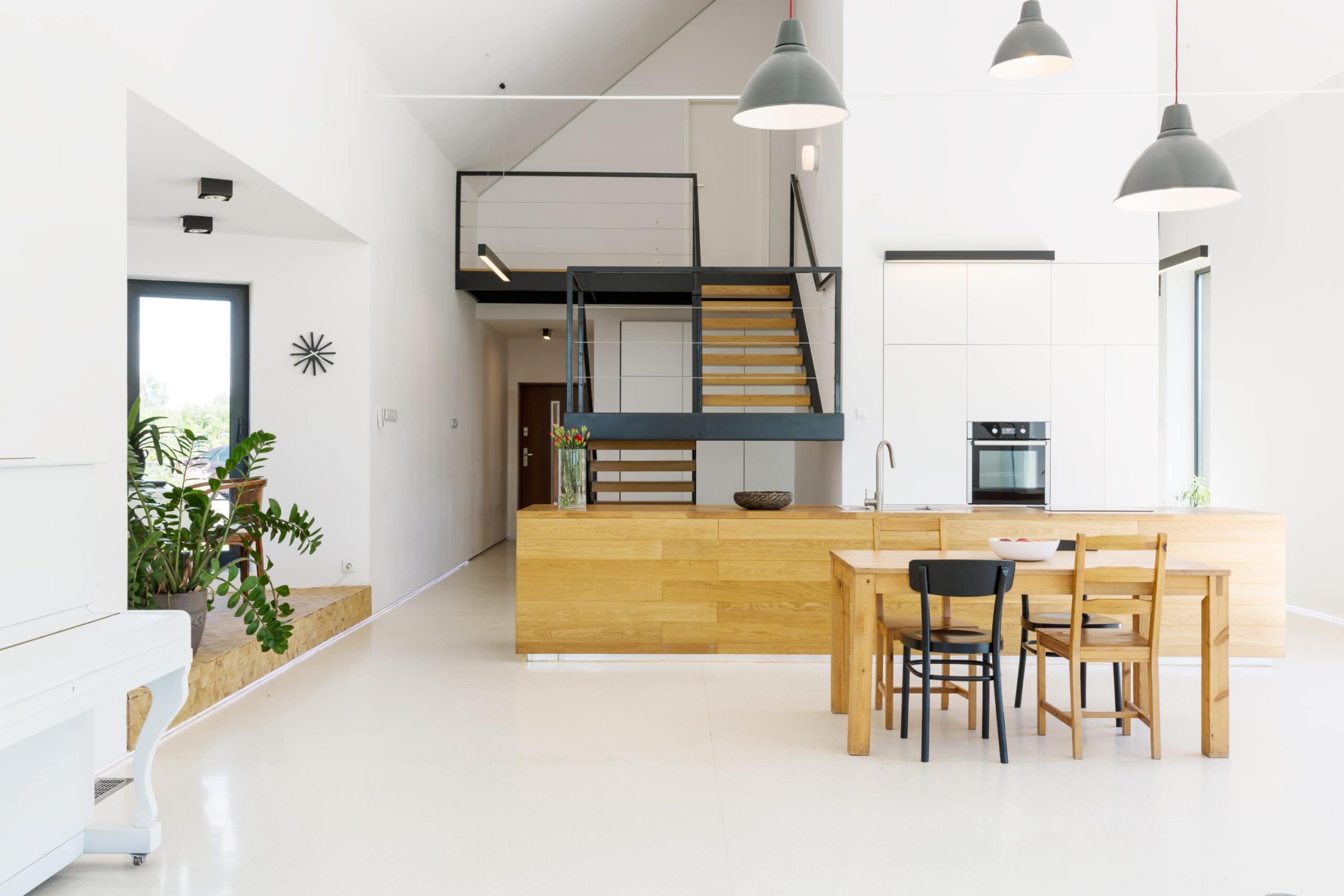 sol resine design 2 scaled découvrez nos sols en résine design alliant esthétique et durabilité pour transformer vos espaces avec style et modernité.