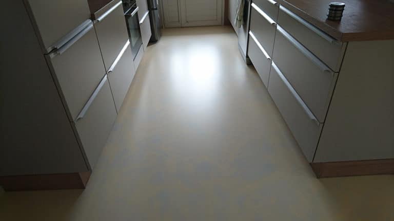 découvrez les sols en résine tendance alliant design moderne et durabilité pour sublimer vos espaces intérieurs.