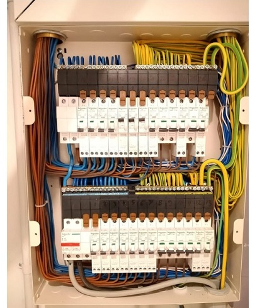 sos électricien : votre expert en interventions rapides et fiables pour tous vos besoins en électricité. service professionnel disponible 24/7.