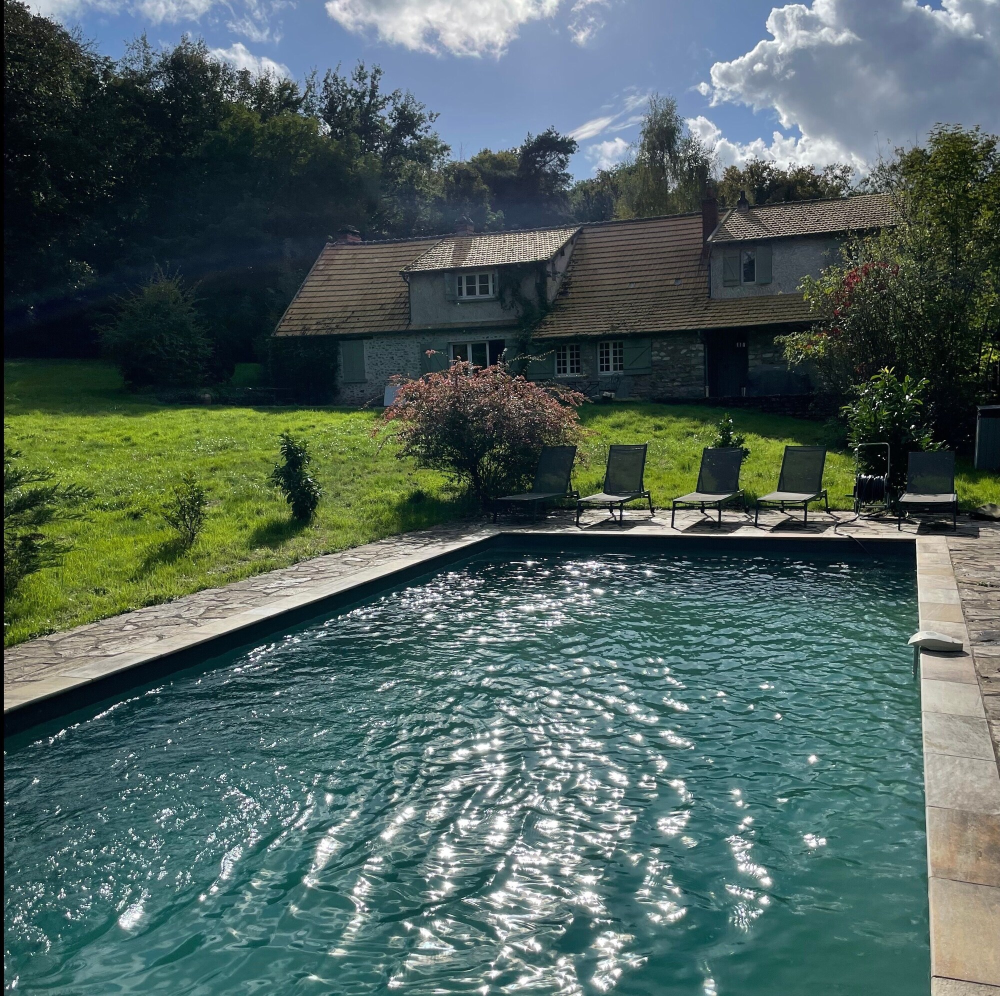 découvrez souzy-la-briche, un village plein de charme et d'atouts uniques. explorez son patrimoine, sa nature préservée et la qualité de vie qu'il offre.