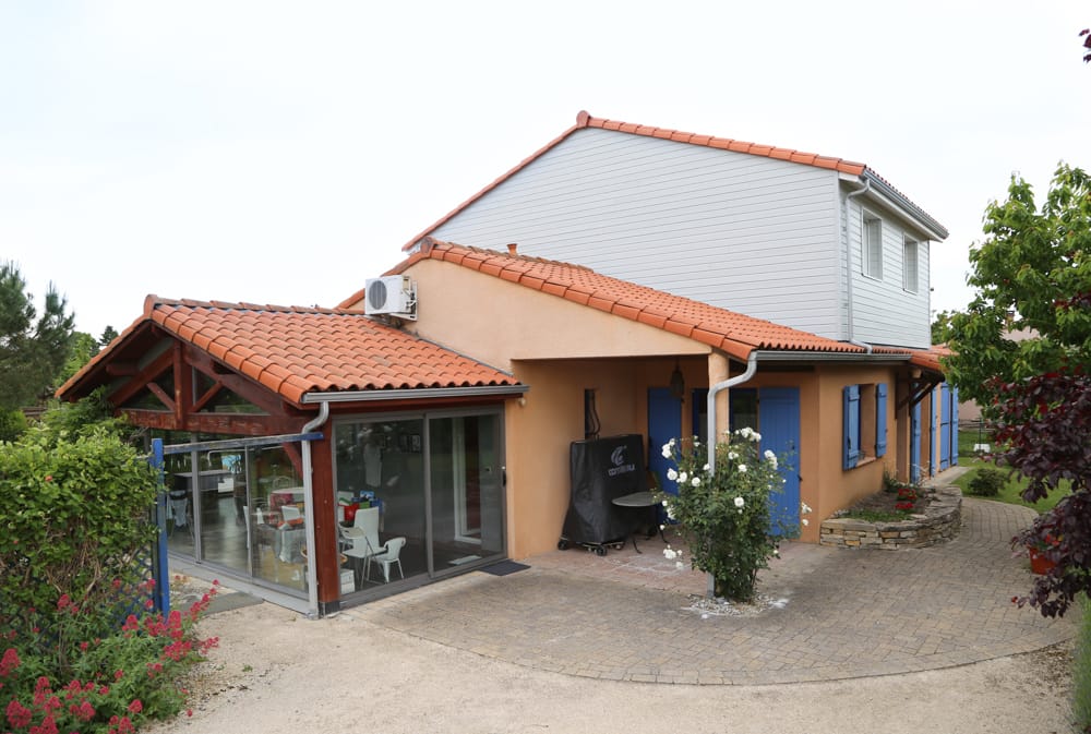 découvrez nos solutions de surélévation pour optimiser l'espace et valoriser votre habitation en ajoutant un étage à votre bâtiment existant.