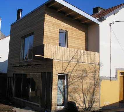 découvrez notre guide complet sur la surélévation de maison, avec une estimation claire des prix pour réussir votre projet de construction.