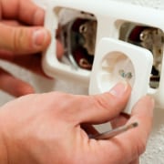 découvrez nos tarifs pour le changement de prise électrique. service rapide, sécurisé et à prix compétitif pour tous vos besoins électriques.