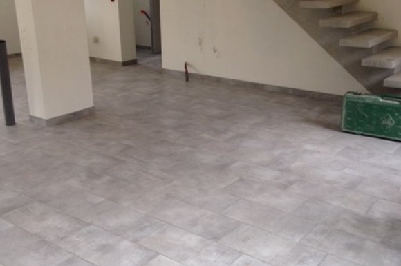 découvrez nos tarifs compétitifs pour la pose de carrelage. obtenez un devis personnalisé pour des travaux de qualité réalisés par des professionnels expérimentés.