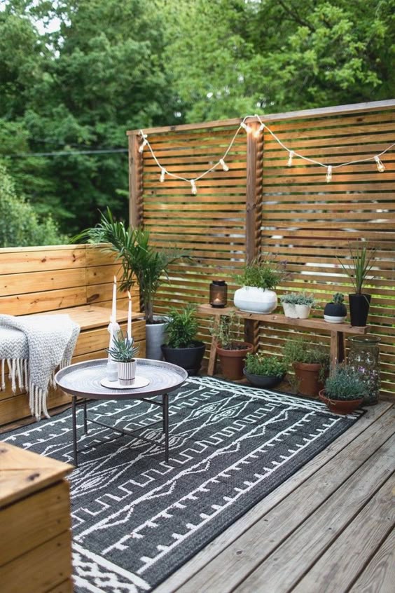 terrasse betonnee conseils deco 3 découvrez nos conseils déco pour aménager et personnaliser votre terrasse bétonnée, alliant style et fonctionnalité pour un espace extérieur convivial et moderne.