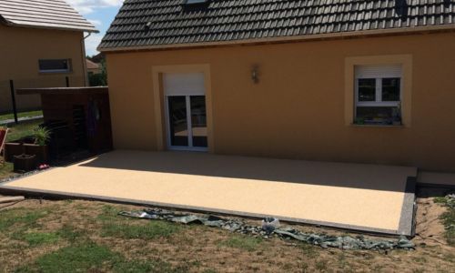 découvrez nos terrasses en résine alliant élégance et durabilité pour sublimer votre extérieur avec style et longévité.