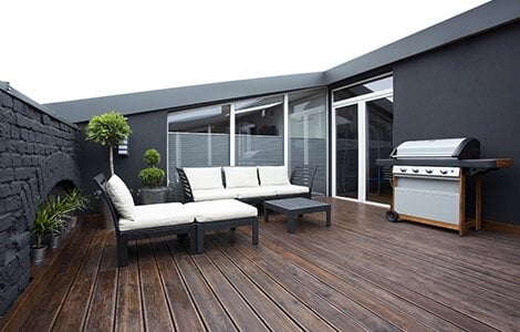 découvrez la terrasse tropézienne, un toit de rêve offrant une vue imprenable et un espace unique pour profiter du soleil en toute tranquillité.