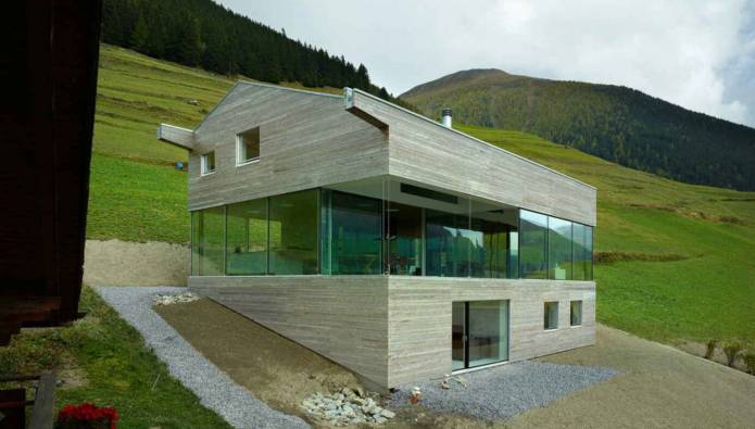 services professionnels de terrassement pour construction de maison : préparation du terrain, nivellement et fondations solides.