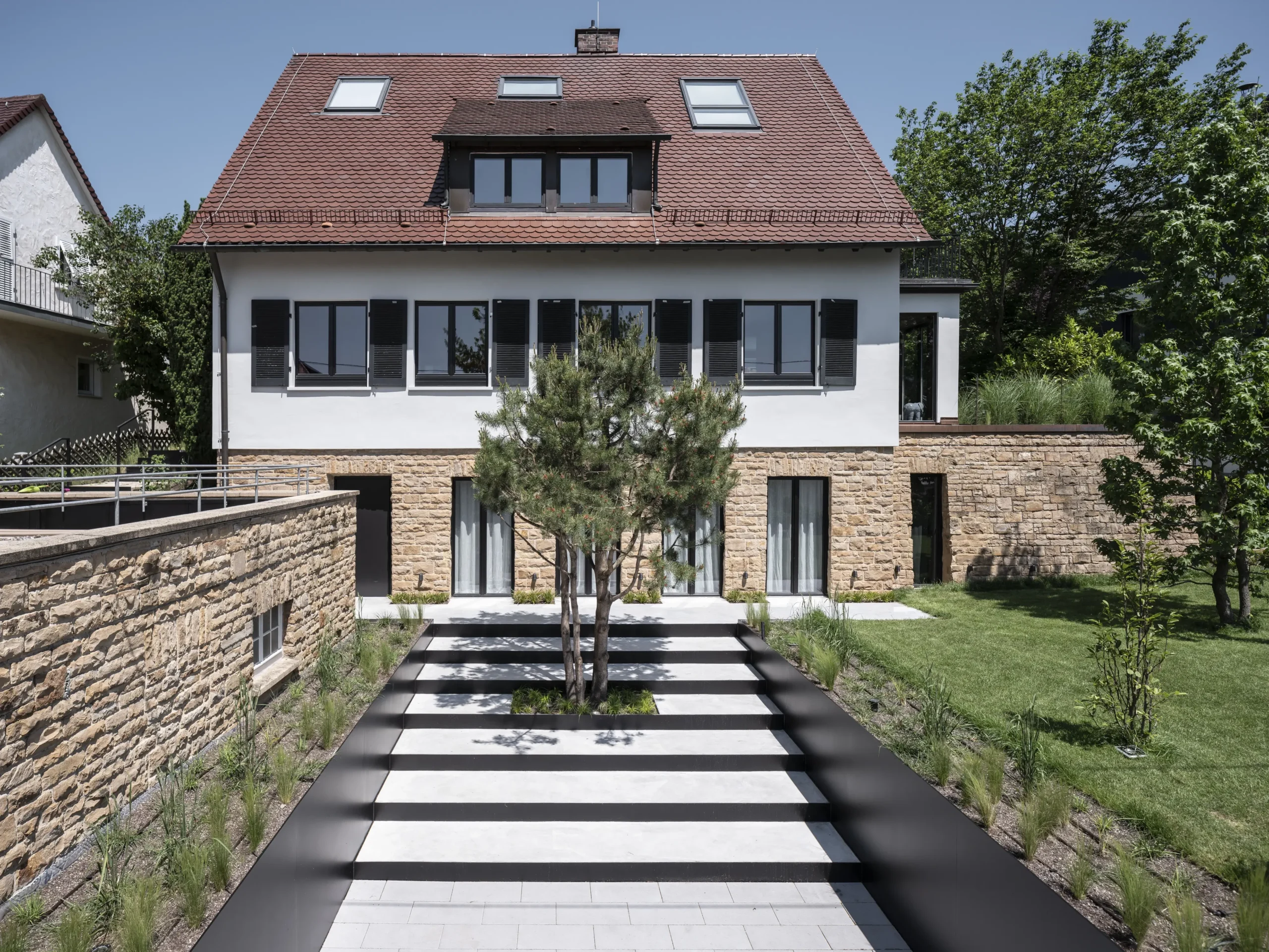 découvrez notre toit chien assis élégant, alliant style et fonctionnalité pour sublimer votre maison tout en optimisant l'espace intérieur.