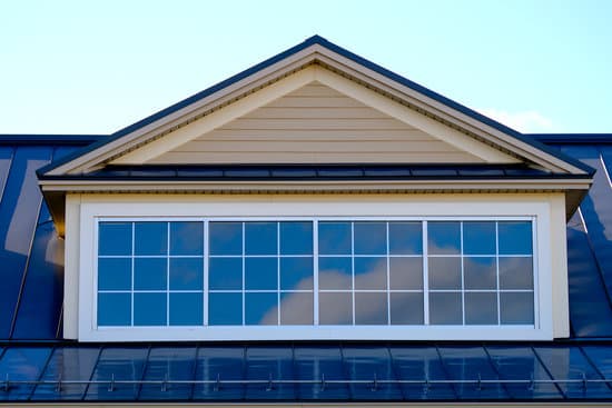 découvrez notre guide complet sur le toit chien assis élégant, alliant charme traditionnel et design moderne pour sublimer votre maison avec style et fonctionnalité.