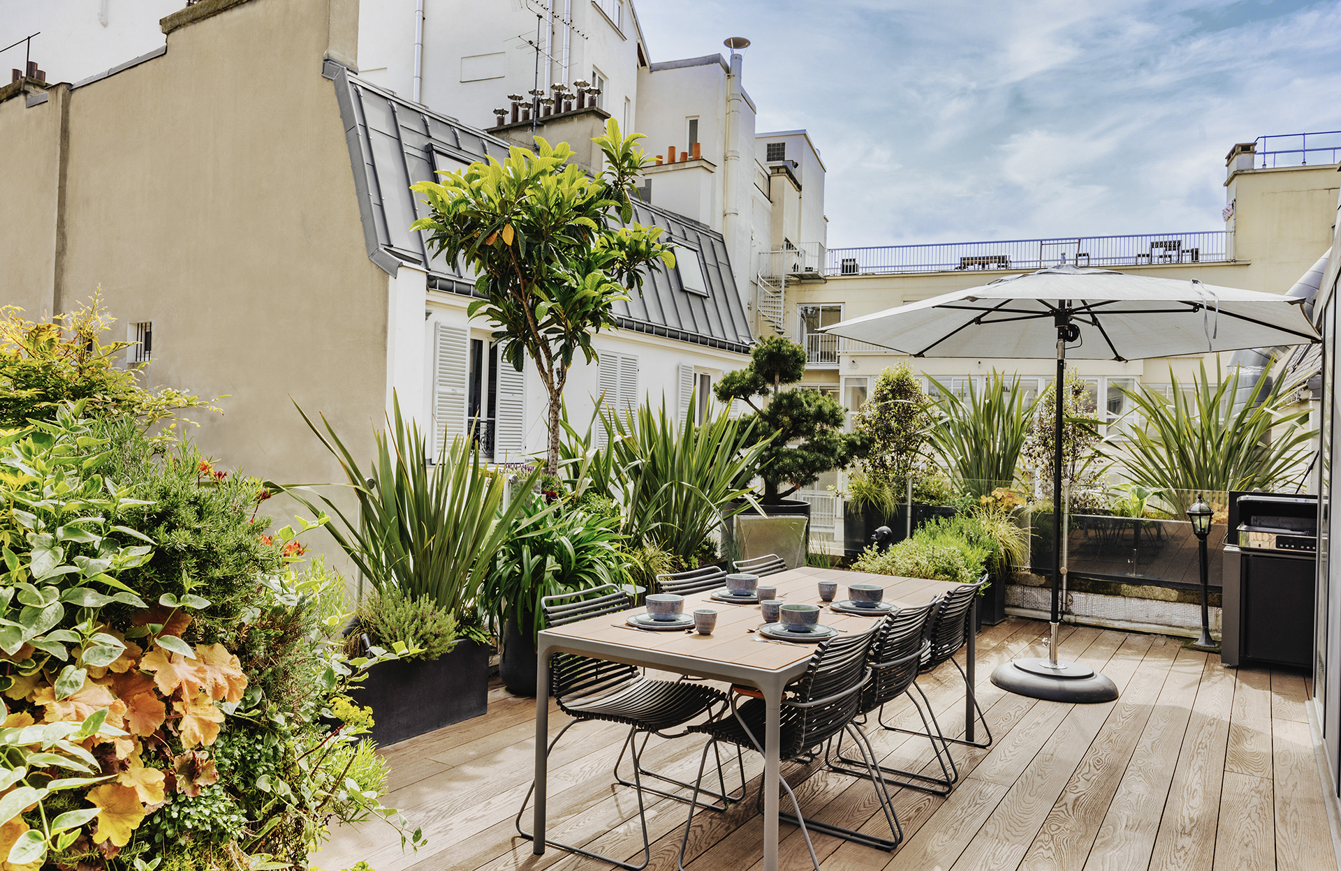 découvrez un toit terrasse unique à paris offrant une vue imprenable et un espace de détente exceptionnel en plein cœur de la capitale.
