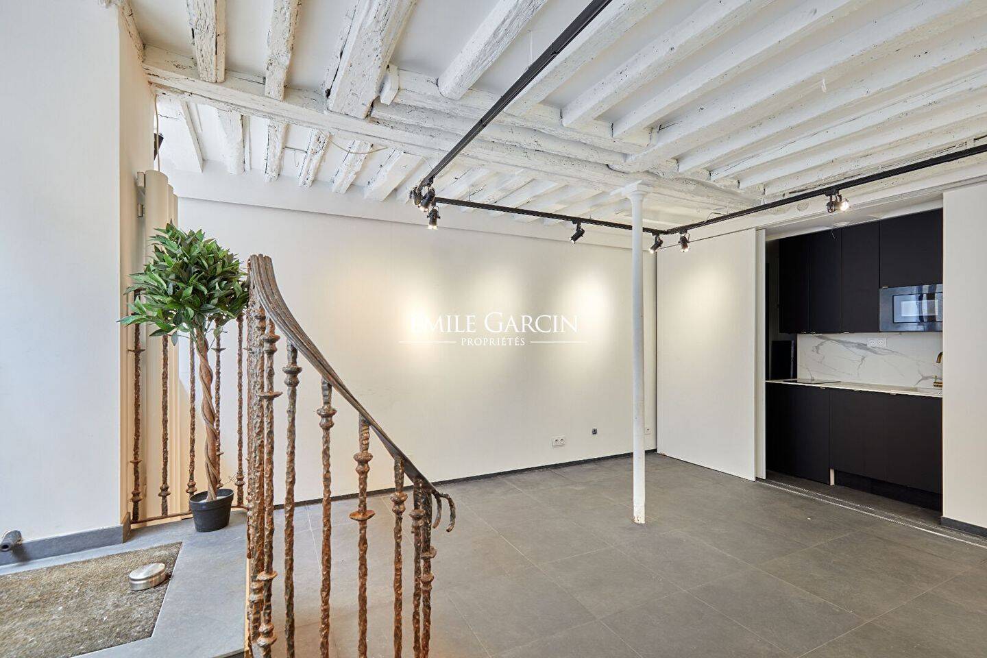transformation locaux commerciaux paris ile de france 1 expert en transformation de locaux commerciaux à paris et en île-de-france, nous accompagnons vos projets pour optimiser vos espaces professionnels avec des solutions sur mesure.
