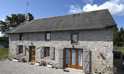 découvrez les clés du succès pour transformer une grange en maison confortable et fonctionnelle. guide complet pour réussir votre projet de rénovation.