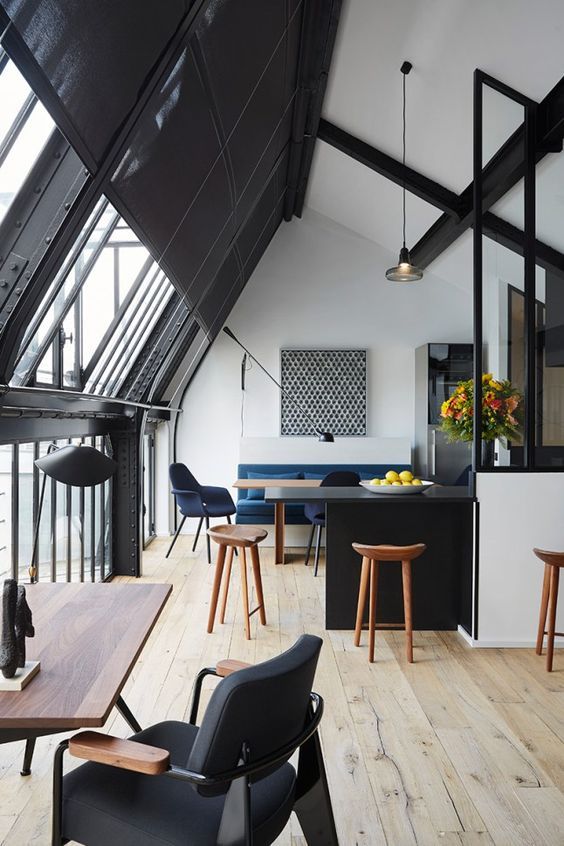 optimisez votre espace en transformant vos combles en un lieu de vie confortable et lumineux. découvrez nos conseils pour aménager vos combles facilement et valoriser votre maison.