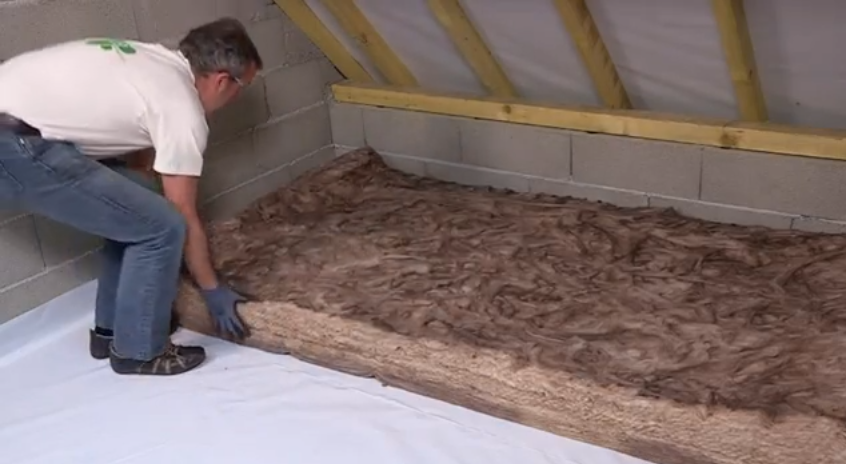 découvrez nos services professionnels pour vos travaux de combles : isolation, aménagement, rénovation et optimisation de l'espace sous toiture.