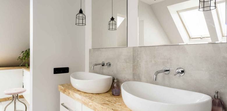 améliorez votre bien-être avec nos travaux de rénovation de salle de bain sur mesure, alliant confort, design et fonctionnalité.