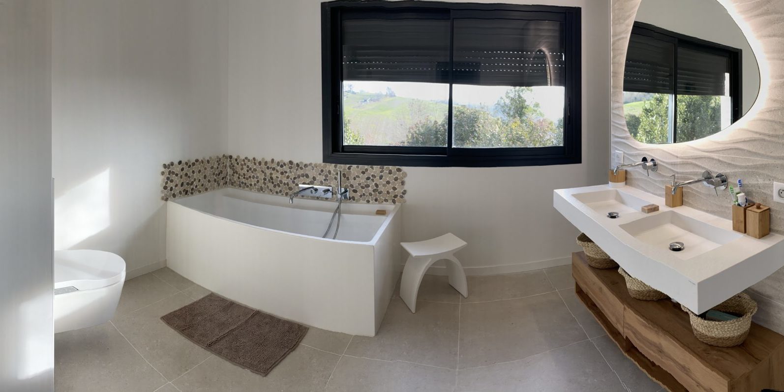 découvrez nos solutions pour des travaux de salle de bain alliant confort et bien-être, pour un espace relaxant et fonctionnel.