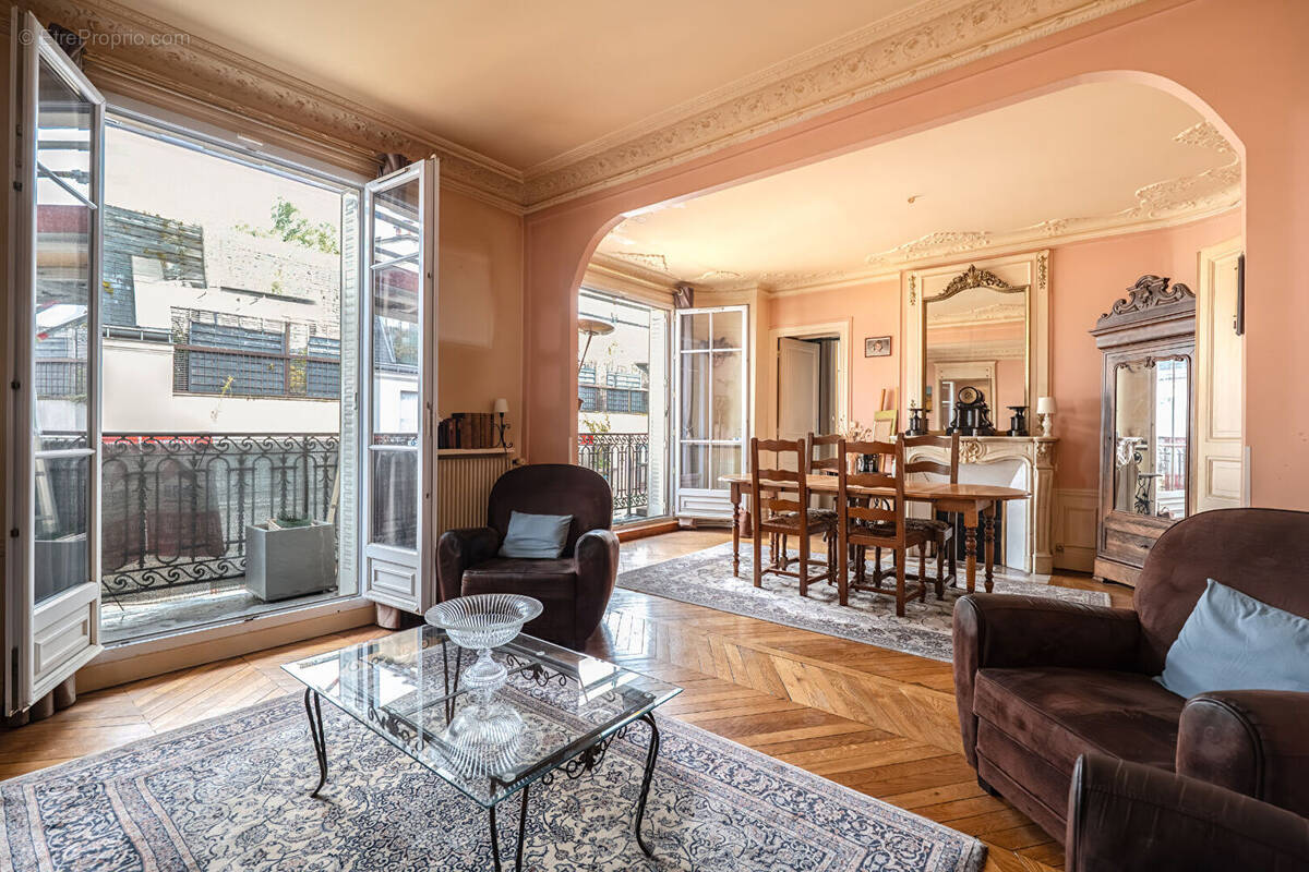 découvrez nos conseils pratiques pour vendre un appartement à rénover dans le 17e arrondissement, maximisez votre prix et séduisez les acheteurs potentiels.