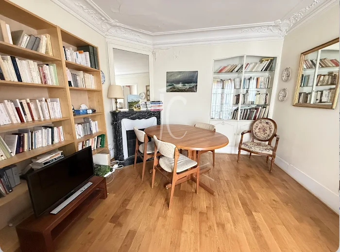 découvrez des conseils pratiques pour vendre un appartement à rénover dans le 17e arrondissement. optimisez votre vente en valorisant votre bien malgré les travaux à prévoir.