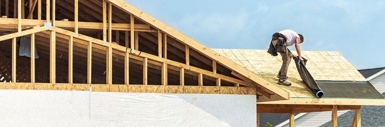 découvrez notre vidéo explicative sur l'installation et les avantages de l'écran de sous-toiture pour une toiture durable et bien isolée.