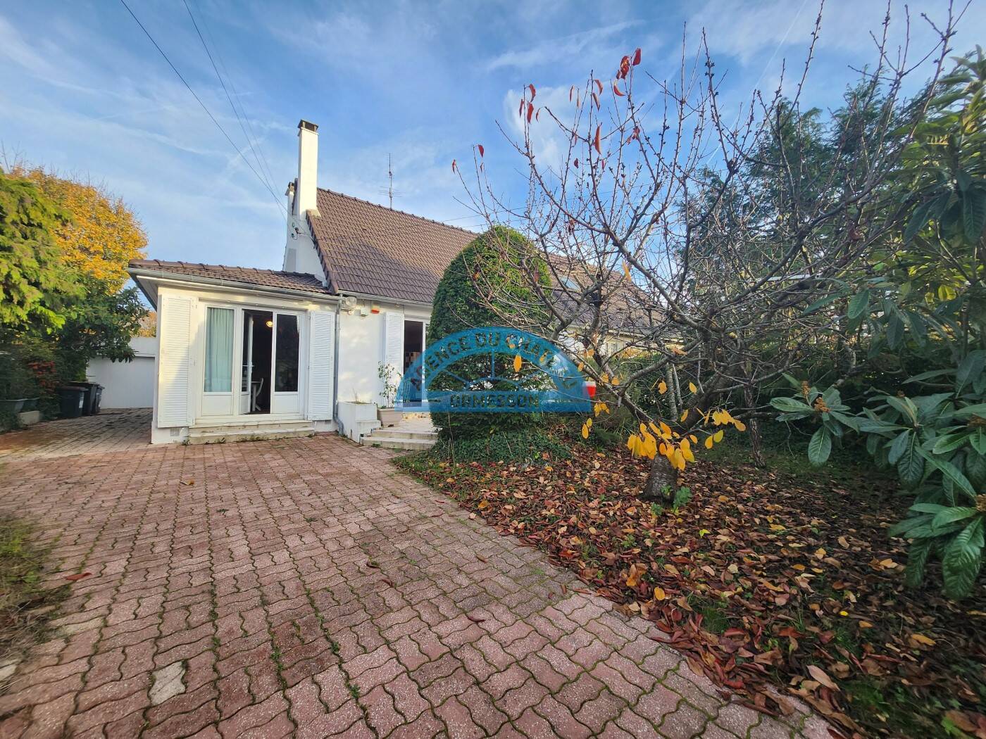découvrez ce vieux bâtiment à rénover proche de paris, une opportunité idéale pour un projet immobilier unique alliant charme ancien et potentiel de modernisation.