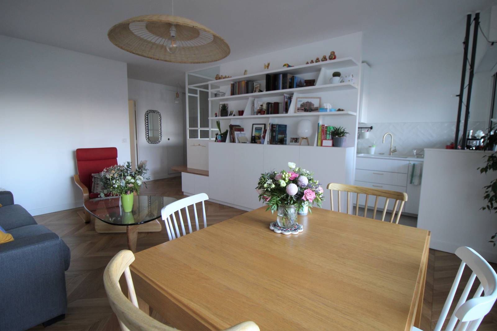 découvrez une villa à rénover idéalement située près du 15e arrondissement de paris, offrant un potentiel exceptionnel pour créer votre maison de rêve.