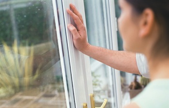 trouver un vitrier à paris pas cher pour des réparations rapides et de qualité. service fiable et tarifs compétitifs pour tous vos besoins en vitrerie.