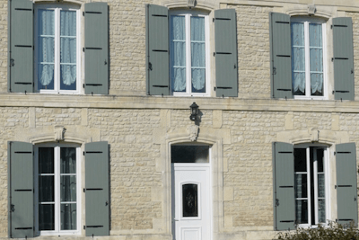 découvrez nos volets métalliques alliant durabilité et esthétisme pour protéger et embellir votre habitation. qualité, résistance et style garanti.