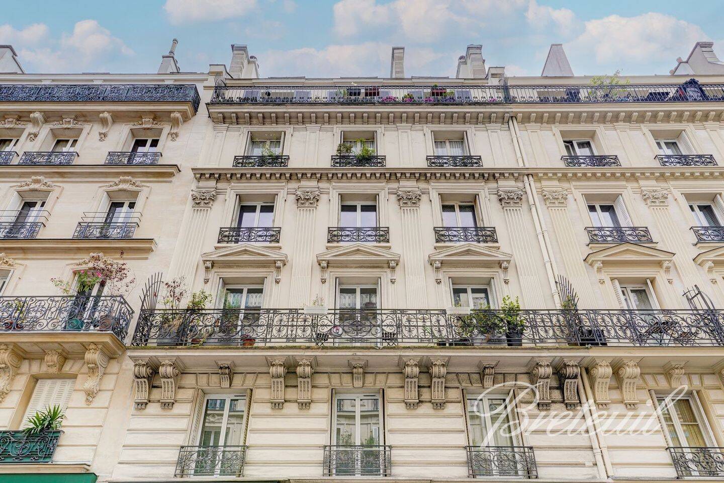trouvez votre appartement à rénover à paris et profitez d'une excellente opportunité d'investissement. découvrez des biens à réhabiliter dans les quartiers prisés de la capitale.