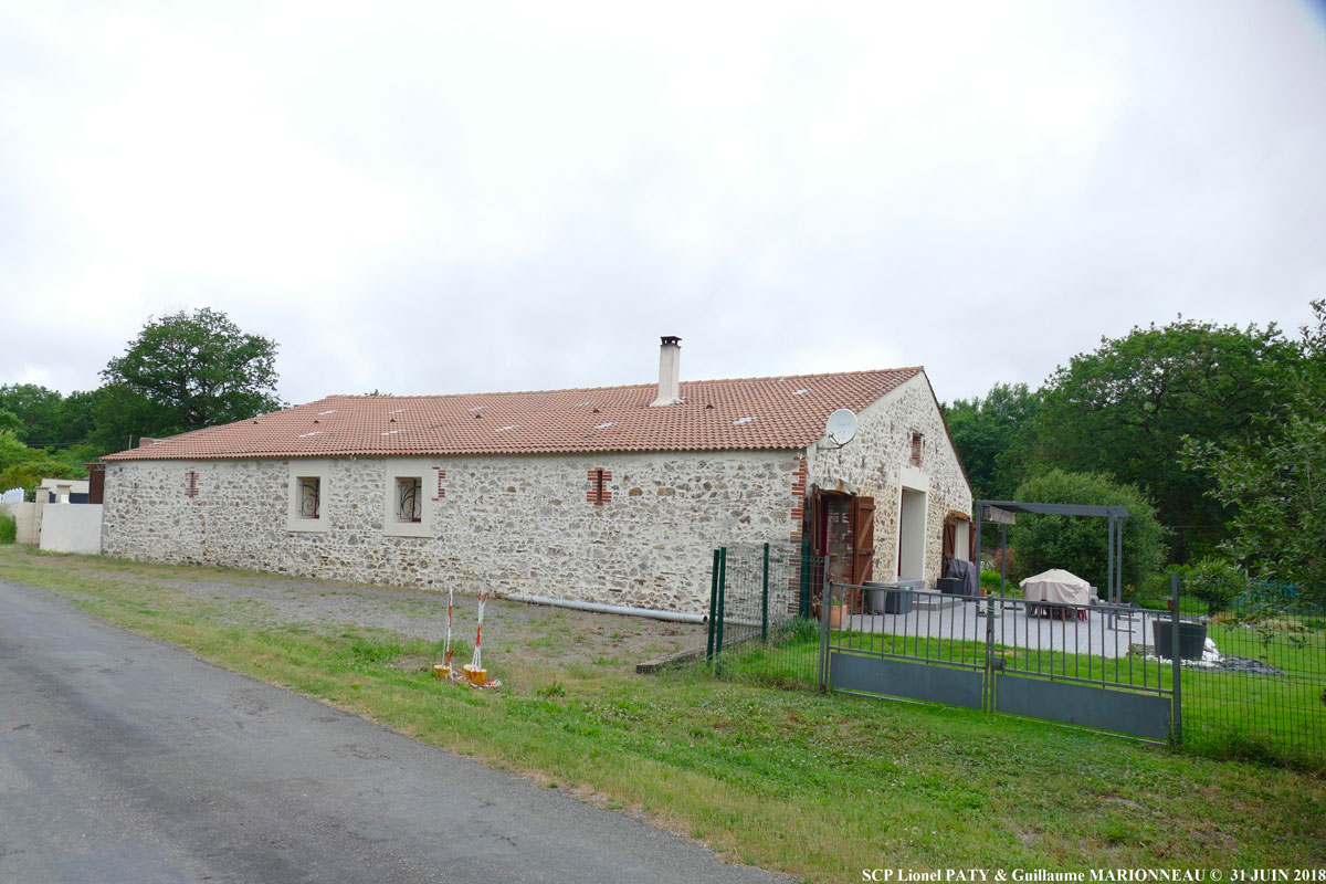 découvrez nos offres d'achat de granges à rénover près de paris, parfaites pour un projet de rénovation et d'investissement immobilier.