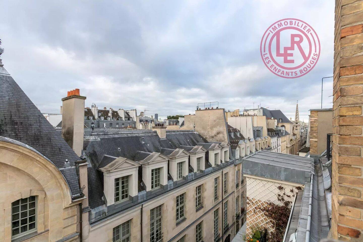 découvrez nos offres pour l'achat de studios à rénover à paris. trouvez le bien idéal à réhabiliter selon votre budget et vos envies dans la capitale.