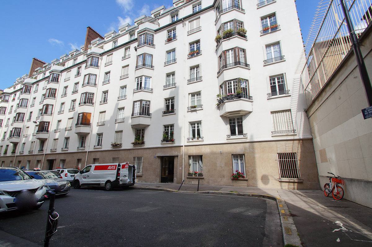 découvrez des opportunités d'achat immobilier dans le 15e arrondissement de paris. trouvez bien à rénover pour créer votre intérieur sur mesure au cœur de la capitale.