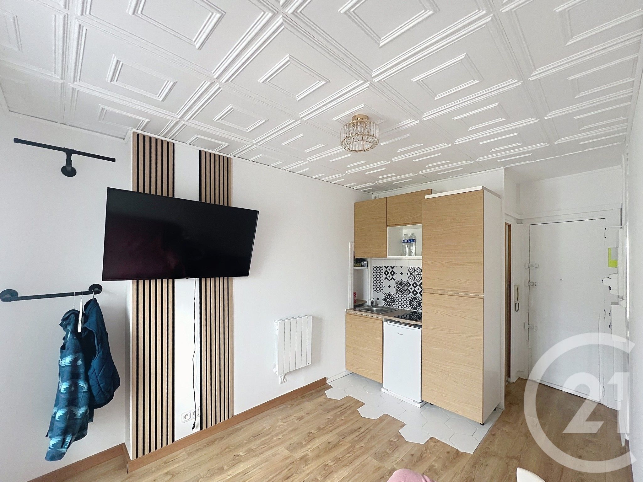 découvrez comment acheter et rénover un studio à paris en 2025 : conseils, tendances et étapes pour réussir votre projet immobilier dans la capitale.