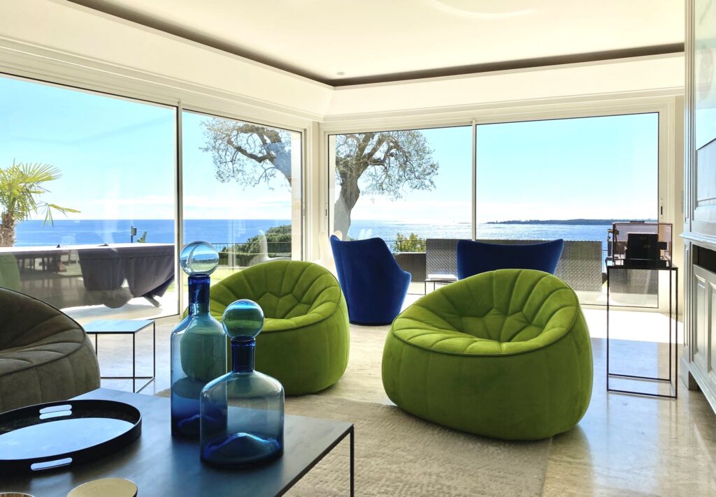 agence de design intérieur experte, spécialisée dans la création d'espaces uniques et personnalisés alliant esthétisme et fonctionnalité pour transformer votre intérieur.