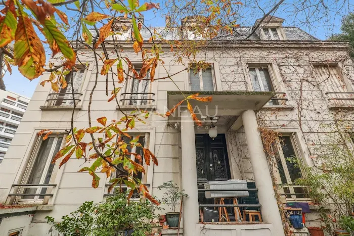 découvrez comment agrandir un hôtel particulier dans le 12ème arrondissement de paris, à bercy, pour allier charme historique et espace moderne.