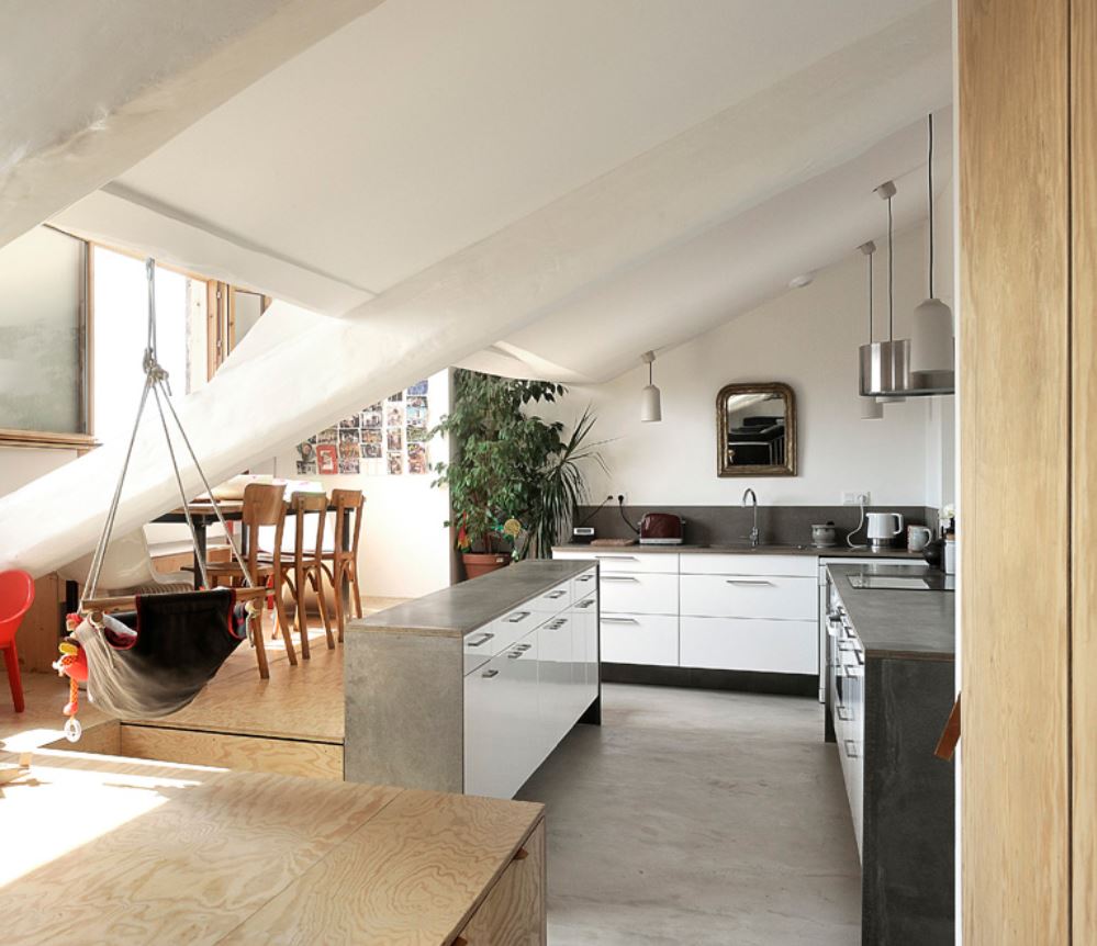 découvrez les coûts d'aménagement des combles au m2 et comment établir un budget adapté pour transformer vos espaces sous toiture.